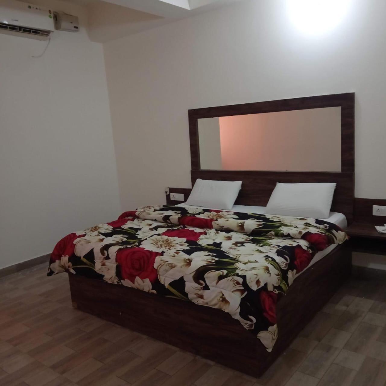 The Rejoice Hotel & Guesthouse Greater Noida Eksteriør bilde