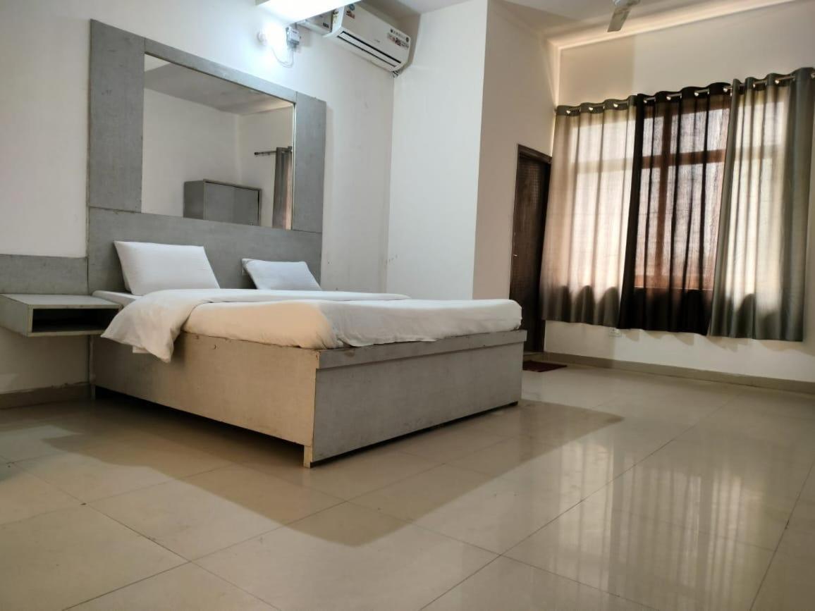 The Rejoice Hotel & Guesthouse Greater Noida Eksteriør bilde